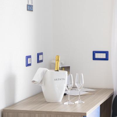 Camera Santorini Hotel Sardegna 1